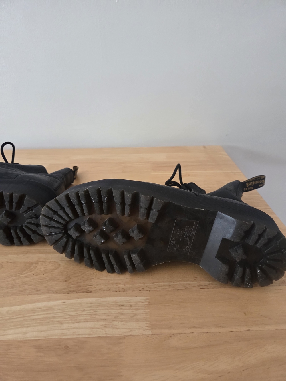 Dr. Martens Platform Sinclair Leather Boots - Picture 5 of 6